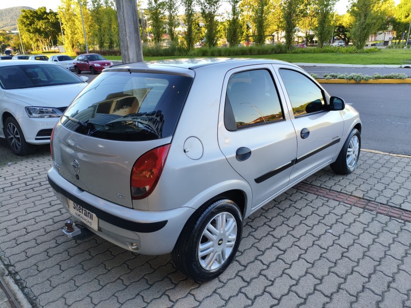 CELTA 1.4 MPFI SUPER 8V GASOLINA 4P MANUAL - 2005 - BOM PRINCíPIO