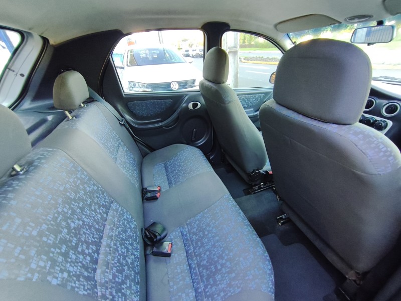 CELTA 1.4 MPFI SUPER 8V GASOLINA 4P MANUAL - 2005 - BOM PRINCíPIO