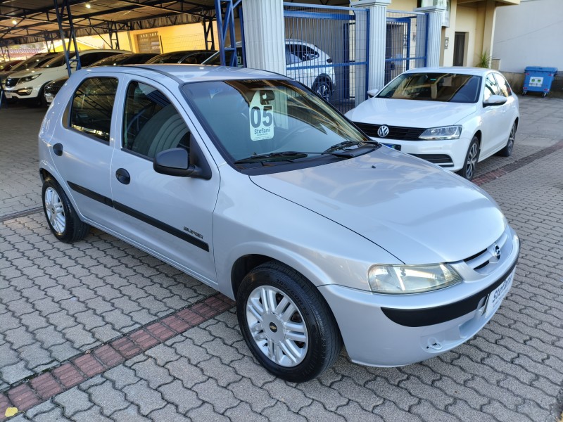 CELTA 1.4 MPFI SUPER 8V GASOLINA 4P MANUAL - 2005 - BOM PRINCíPIO
