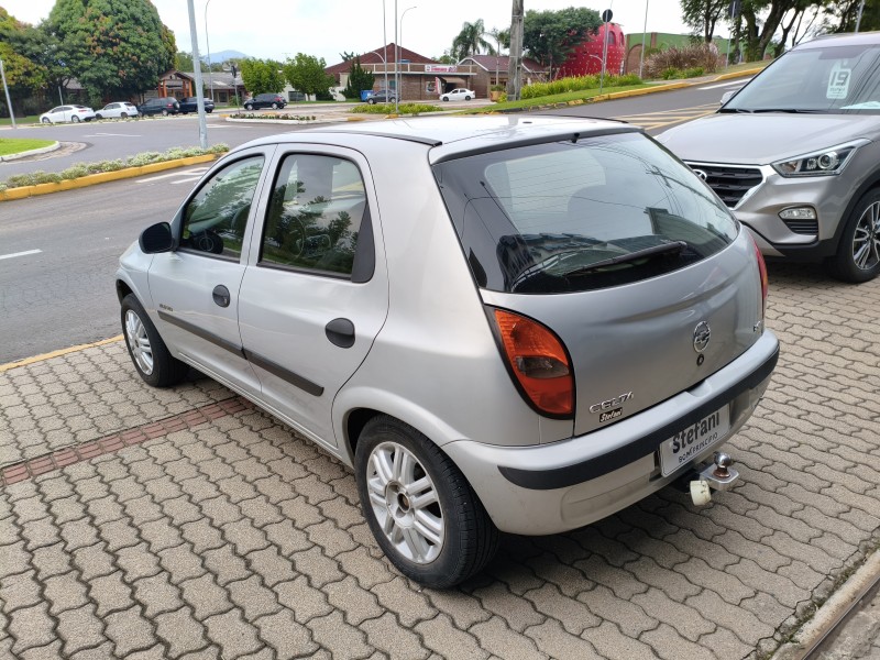 CELTA 1.4 MPFI SUPER 8V GASOLINA 4P MANUAL - 2005 - BOM PRINCíPIO