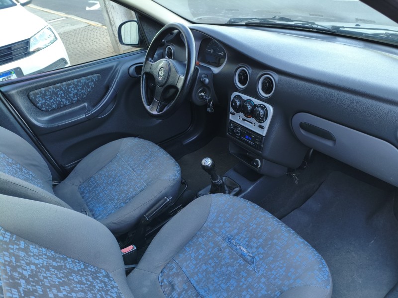 CELTA 1.4 MPFI SUPER 8V GASOLINA 4P MANUAL - 2005 - BOM PRINCíPIO
