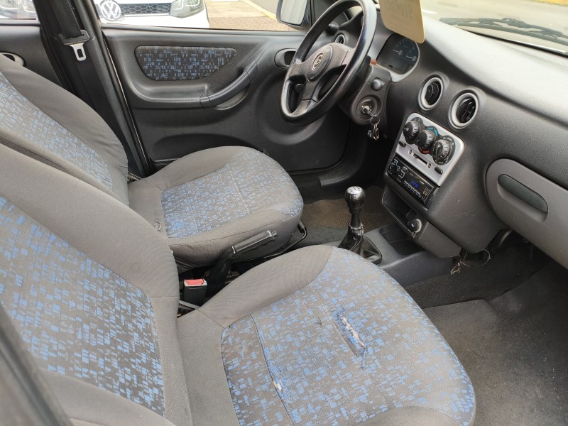 CELTA 1.4 MPFI SUPER 8V GASOLINA 4P MANUAL - 2005 - BOM PRINCíPIO