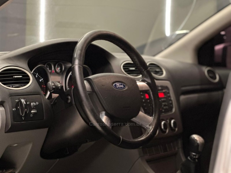 FOCUS 1.6 GL 8V GASOLINA 4P MANUAL - 2013 - CAXIAS DO SUL