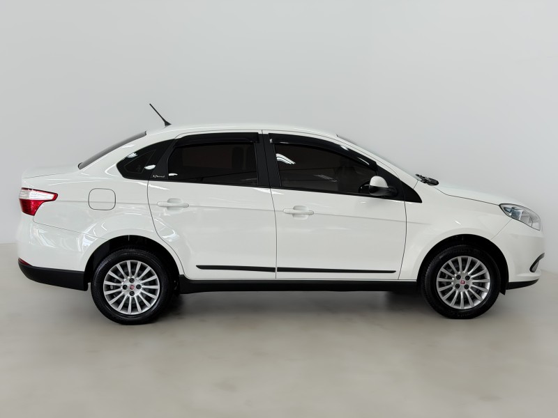 GRAND SIENA 1.4 MPI ATTRACTIVE 8V FLEX 4P MANUAL - 2017 - CAXIAS DO SUL