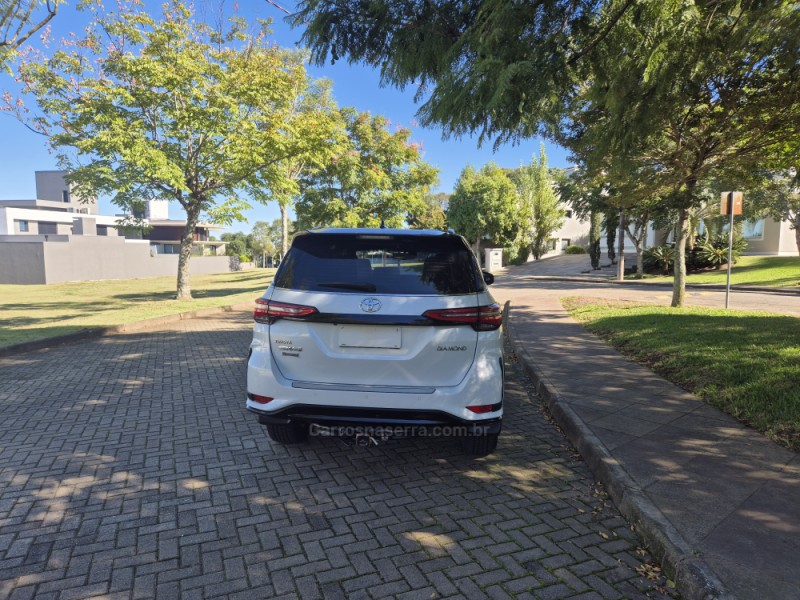 HILUX SW4 2.8 4X4 DIAMOND 16V TURBO DIESEL 4P 7 LUGARES AUTOMATICO - 2024 - BENTO GONçALVES