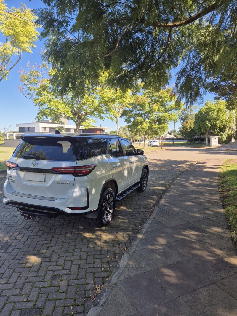 HILUX SW4 2.8 4X4 DIAMOND 16V TURBO DIESEL 4P 7 LUGARES AUTOMATICO - 2024 - BENTO GONçALVES