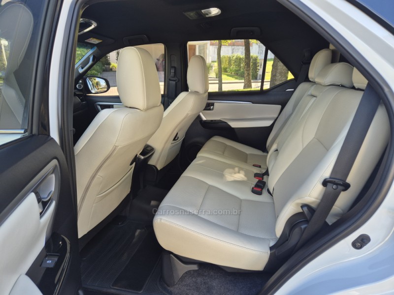 HILUX SW4 2.8 4X4 DIAMOND 16V TURBO DIESEL 4P 7 LUGARES AUTOMATICO - 2024 - BENTO GONçALVES