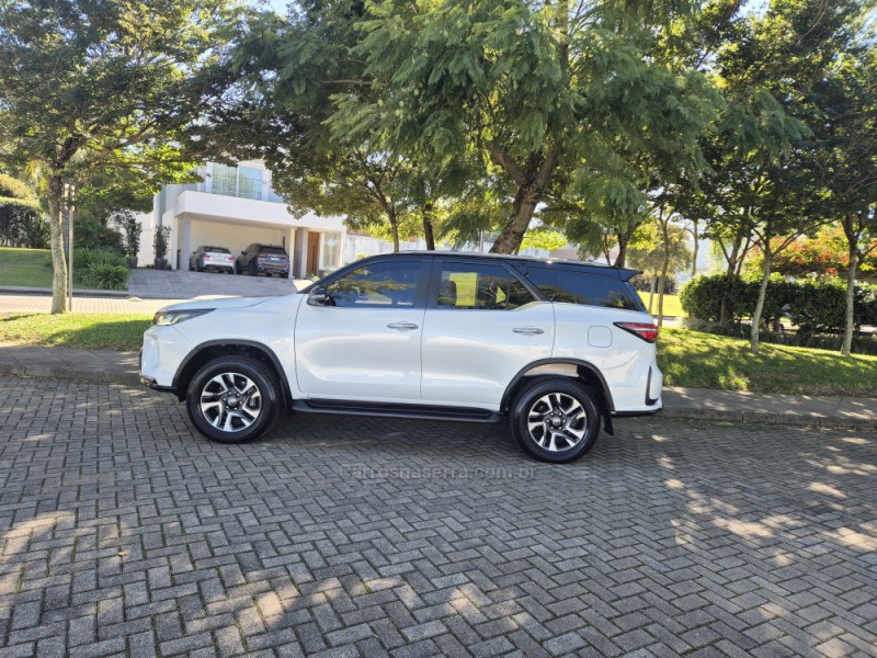 HILUX SW4 2.8 4X4 DIAMOND 16V TURBO DIESEL 4P 7 LUGARES AUTOMATICO