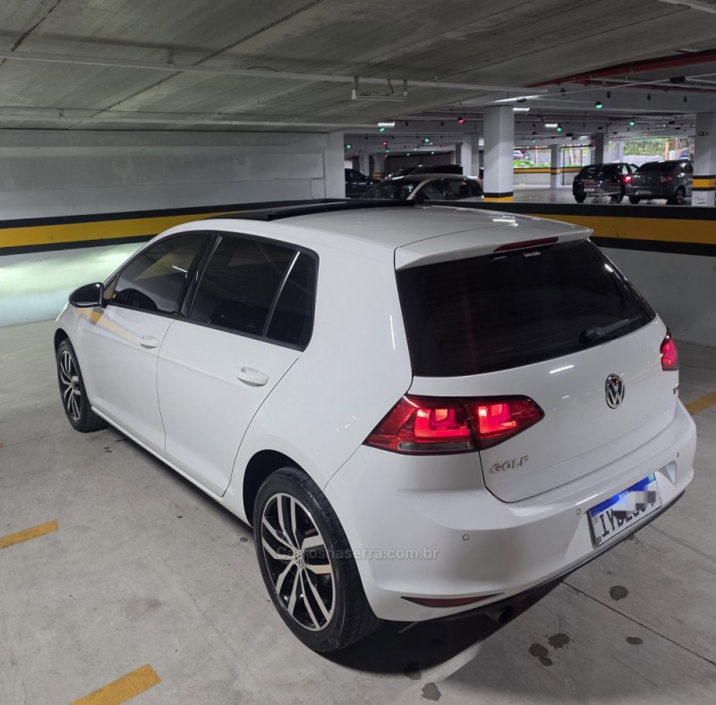 GOLF 1.0 TSI COMFORTLINE 12V TOTAL FLEX 4P MANUAL - 2017 - CAXIAS DO SUL