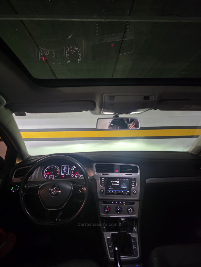 GOLF 1.0 TSI COMFORTLINE 12V TOTAL FLEX 4P MANUAL - 2017 - CAXIAS DO SUL