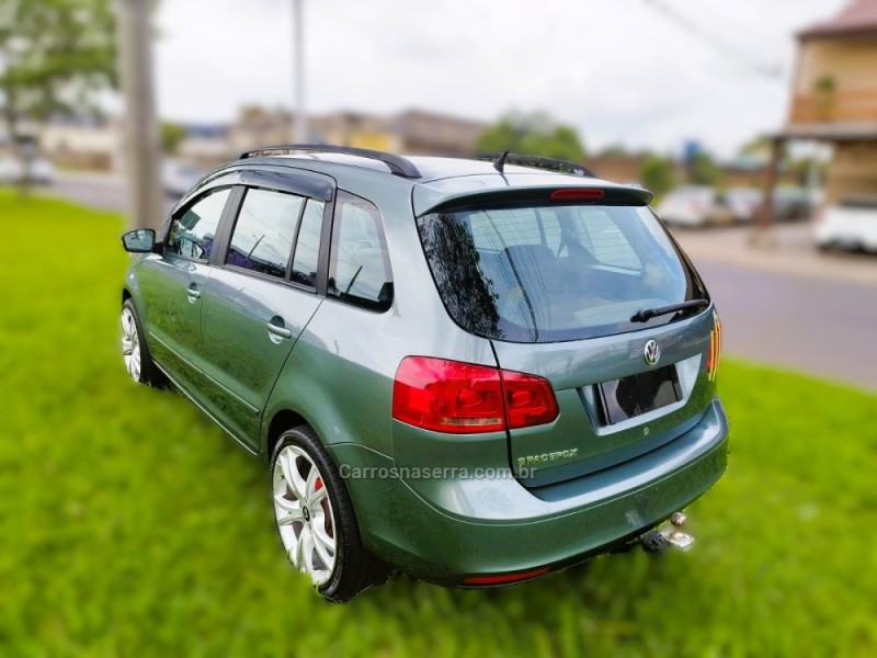 SPACEFOX 1.6 MI TREND 8V FLEX 4P MANUAL - 2011 - NOVO HAMBURGO
