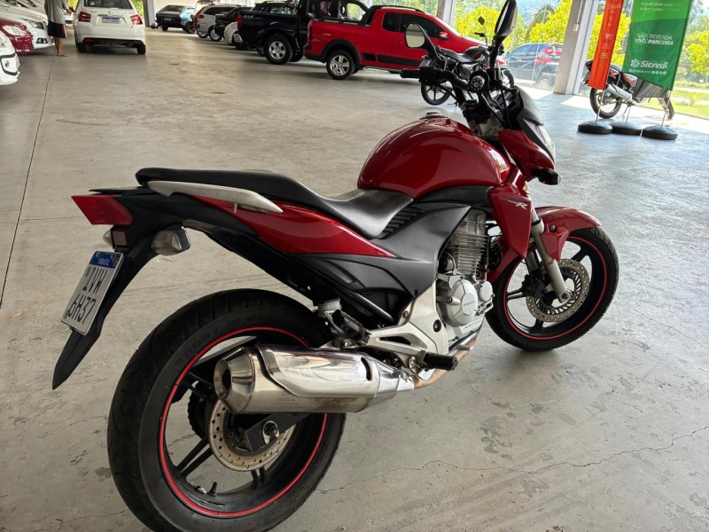 CB 300R  - 2014 - BOM PRINCíPIO