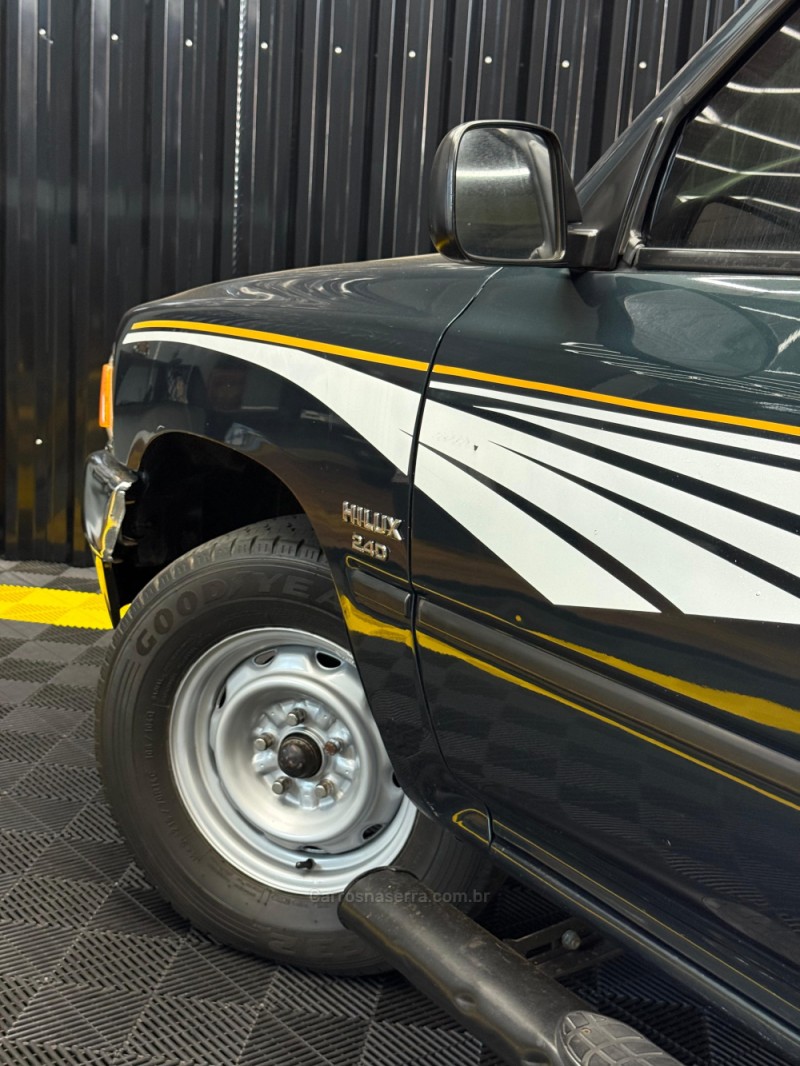 HILUX 2.4 4X2 CD 8V DIESEL 4P MANUAL - 1994 - LAJEADO