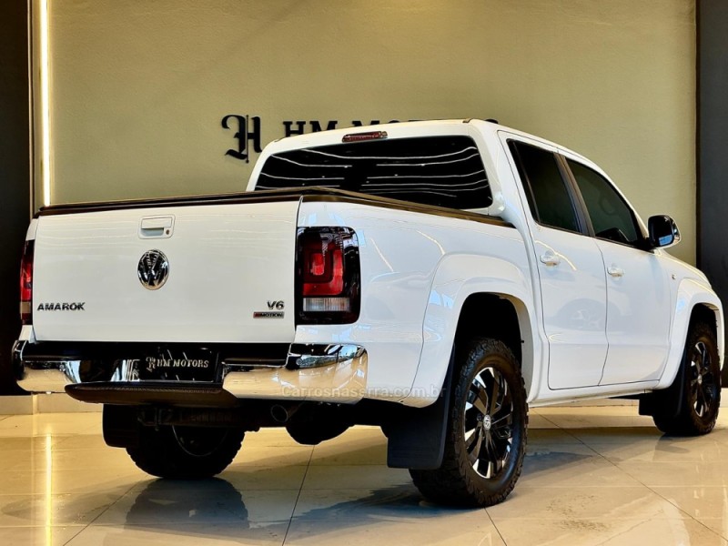 AMAROK 3.0 V6 TDI HIGHLINE CD DIESEL 4MOTION AUTOMÁTICO - 2023 - CAXIAS DO SUL