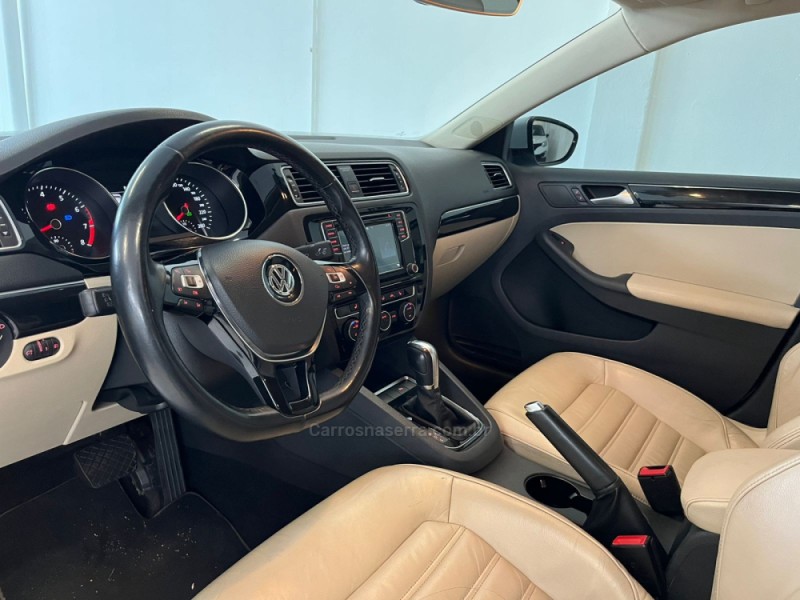 JETTA 2.0 TSI HIGHLINE 211CV GASOLINA 4P TIPTRONIC - 2017 - BENTO GONçALVES