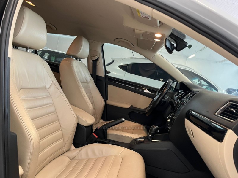 JETTA 2.0 TSI HIGHLINE 211CV GASOLINA 4P TIPTRONIC - 2017 - BENTO GONçALVES