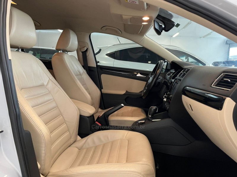 JETTA 2.0 TSI HIGHLINE 211CV GASOLINA 4P TIPTRONIC - 2017 - BENTO GONçALVES