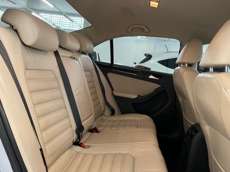 JETTA 2.0 TSI HIGHLINE 211CV GASOLINA 4P TIPTRONIC - 2017 - BENTO GONçALVES