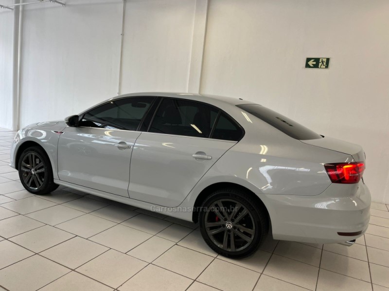 JETTA 2.0 TSI HIGHLINE 211CV GASOLINA 4P TIPTRONIC - 2017 - BENTO GONçALVES