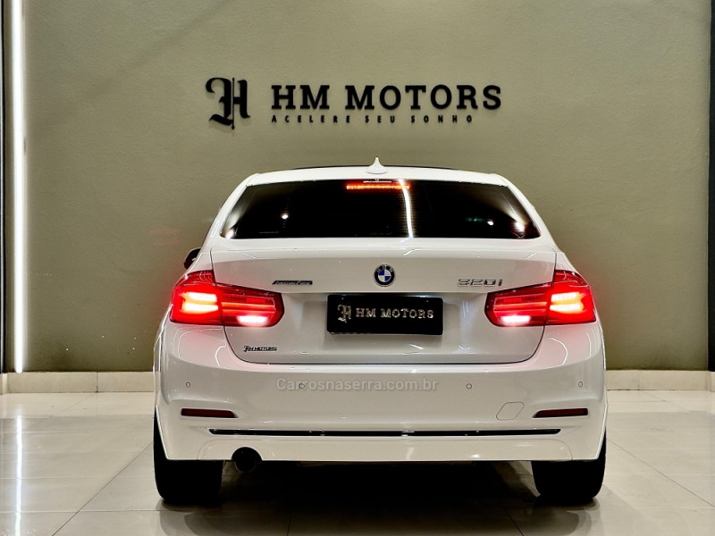 320I 2.0 SPORT GP 16V TURBO GASOLINA 4P AUTOMÁTICO - 2017 - CAXIAS DO SUL