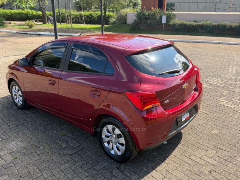 ONIX 1.0 LT 12V FLEX 4P MANUAL - 2019 - BROCHIER