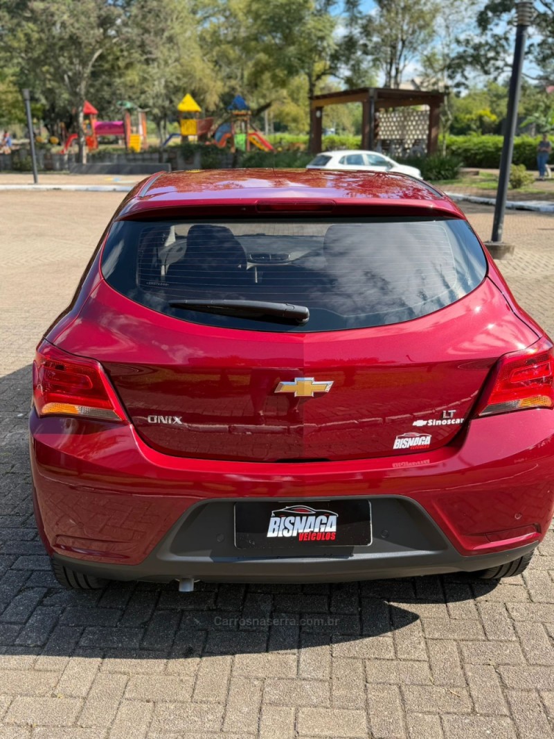 ONIX 1.0 LT 12V FLEX 4P MANUAL - 2019 - BROCHIER