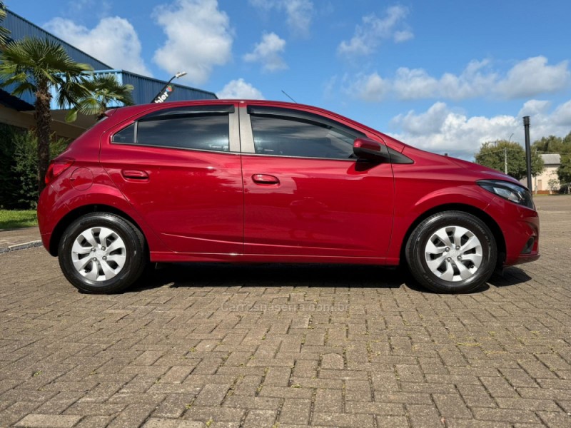 ONIX 1.0 LT 12V FLEX 4P MANUAL - 2019 - BROCHIER