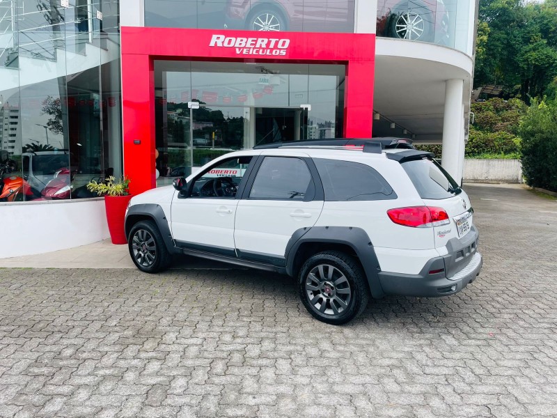 PALIO 1.8 MPI ADVENTURE WEEKEND 8V FLEX 4P MANUAL - 2017 - BENTO GONçALVES