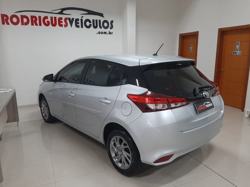 YARIS 1.5 16V FLEX XS MULTIDRIVE - 2023 - CAXIAS DO SUL