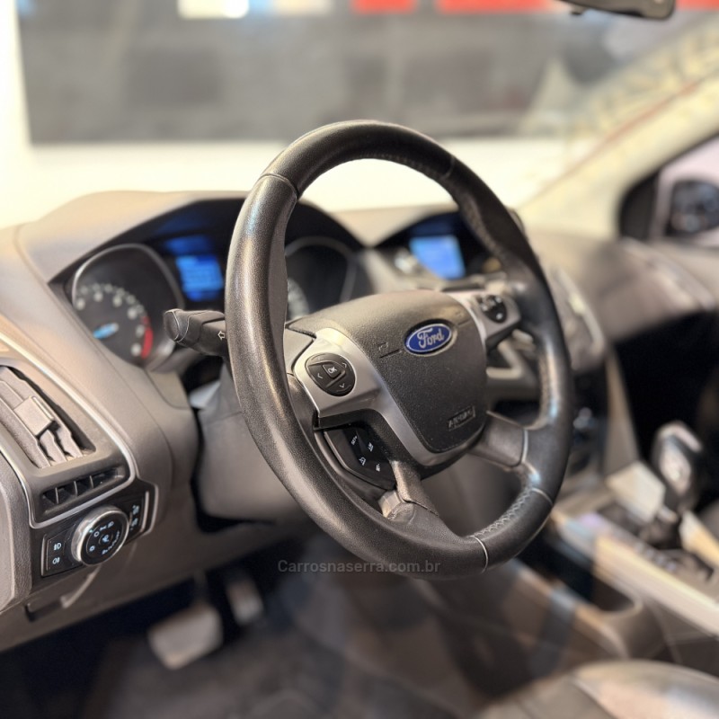 FOCUS 2.0 HA 16V FLEX 4P AUTOMÁTICO - 2015 - NOVO HAMBURGO
