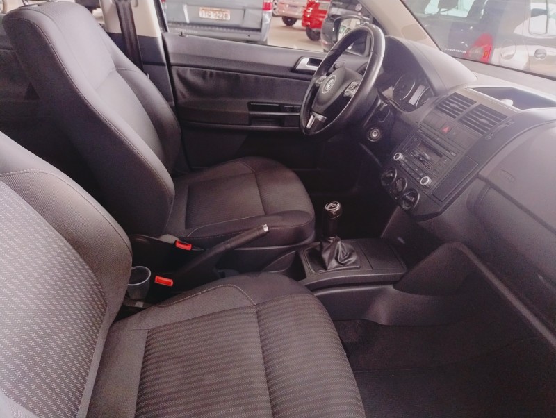 POLO 1.6 MI 8V FLEX 4P MANUAL - 2014 - SãO SEBASTIãO DO CAí