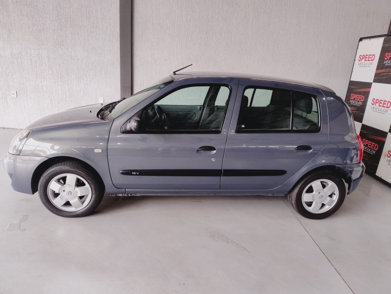CLIO 1.0 16V FLEX 4P MANUAL - 2011 - SãO SEBASTIãO DO CAí