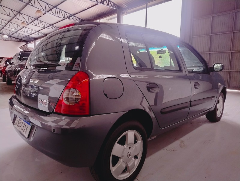 CLIO 1.0 16V FLEX 4P MANUAL - 2011 - SãO SEBASTIãO DO CAí