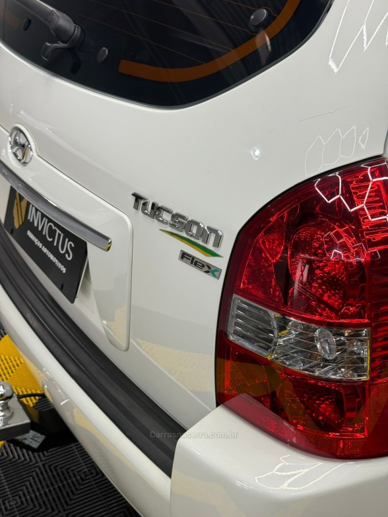 TUCSON 2.0 MPFI GL 16V 142CV 2WD GASOLINA 4P AUTOMÁTICO - 2015 - LAJEADO