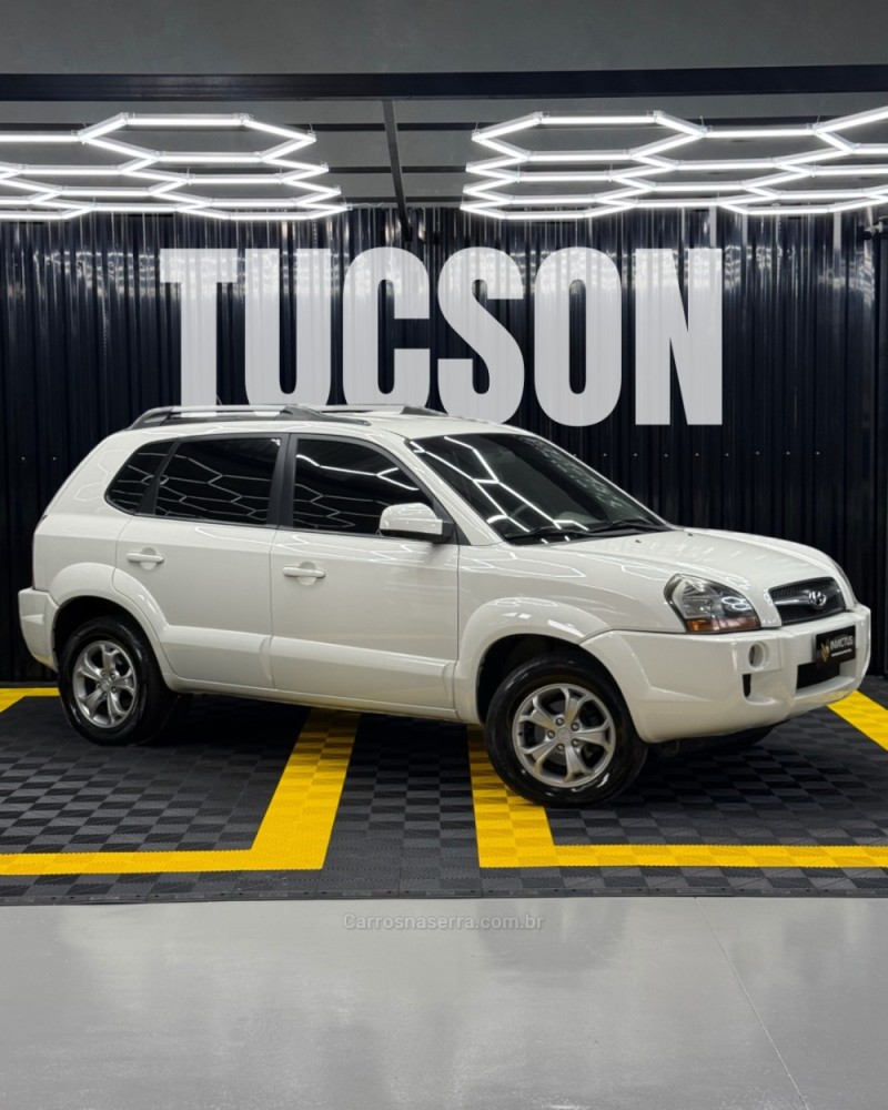 tucson 2.0 mpfi gl 16v 142cv 2wd gasolina 4p automatico 2015 lajeado
