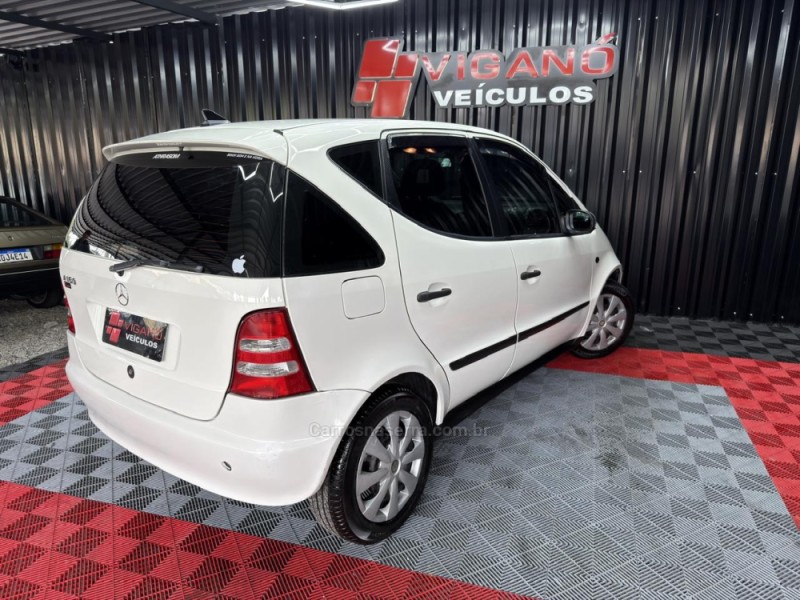 A 160 1.6 GASOLINA CLASSIC MANUAL 4P - 2004 - CAXIAS DO SUL