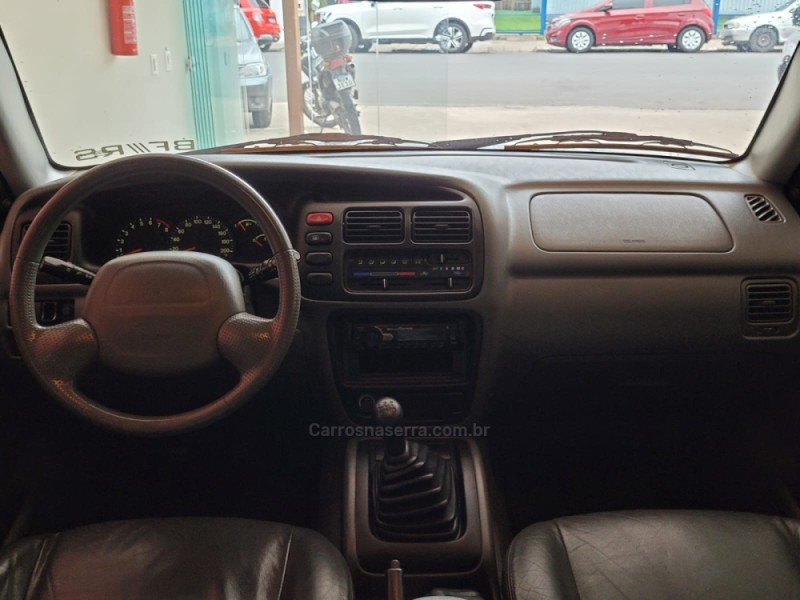 TRACKER 2.0 4X4 16V GASOLINA 4P MANUAL - 2008 - CANELA