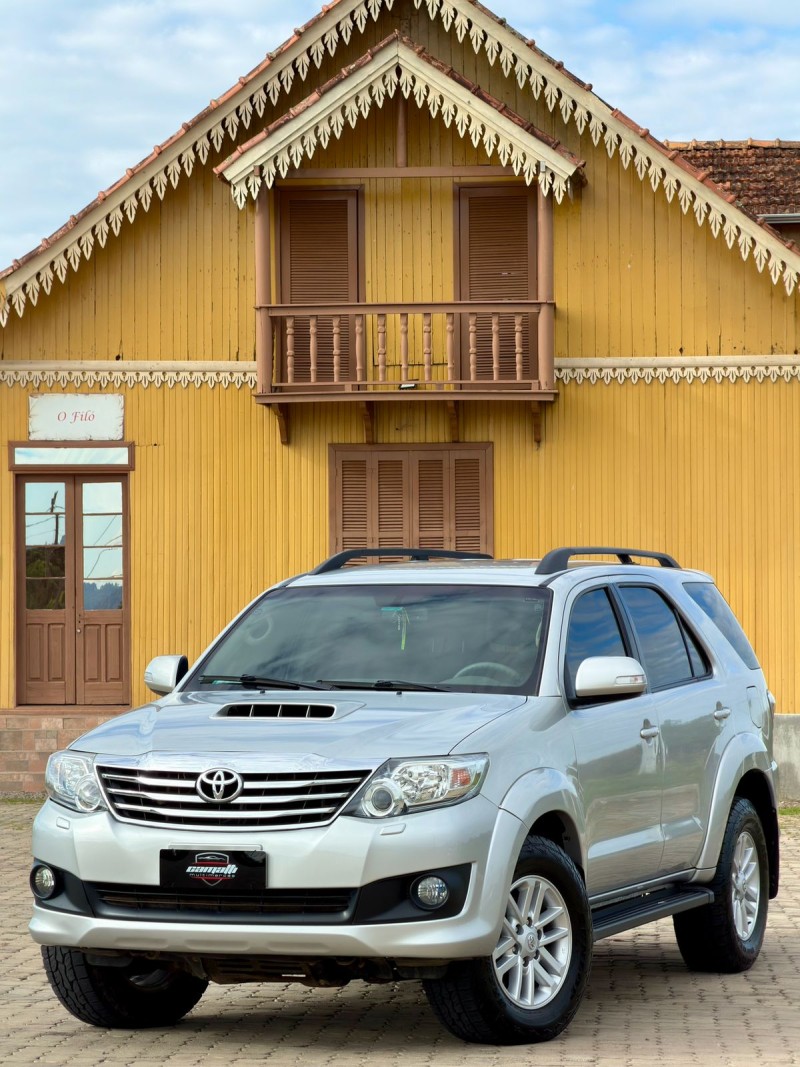 hilux sw4 3.0 srv 4x4 7 lugares 16v turbo intercooler diesel 4p automatico 2012 antonio prado