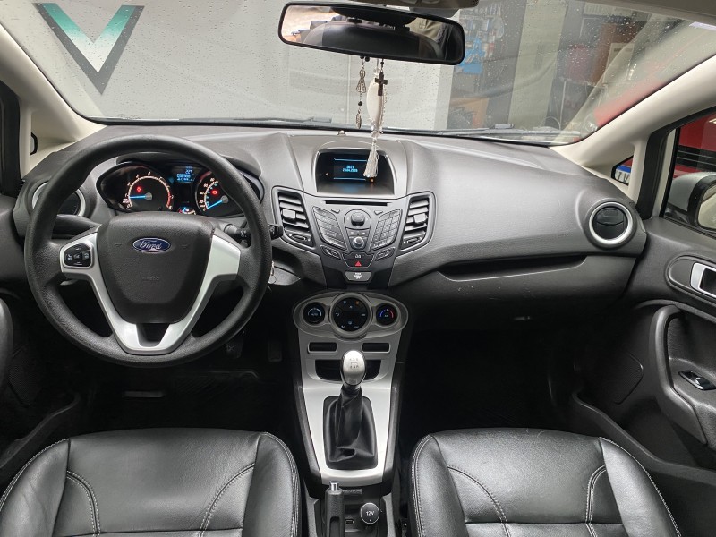 FIESTA 1.6 SE SEDAN 16V FLEX 4P MANUAL - 2014 - CARLOS BARBOSA