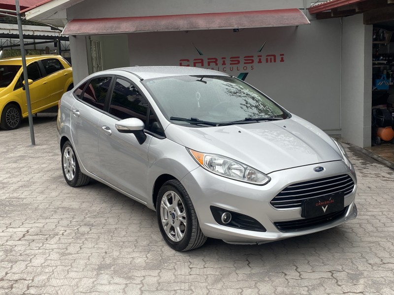 FIESTA 1.6 SE SEDAN 16V FLEX 4P MANUAL - 2014 - CARLOS BARBOSA