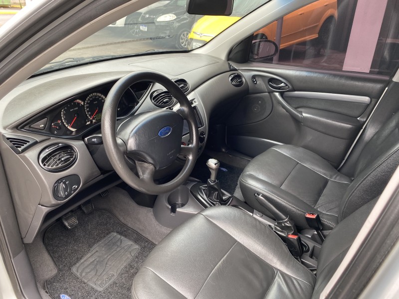 FOCUS 1.6 GLX 8V FLEX 4P MANUAL - 2008 - CARLOS BARBOSA