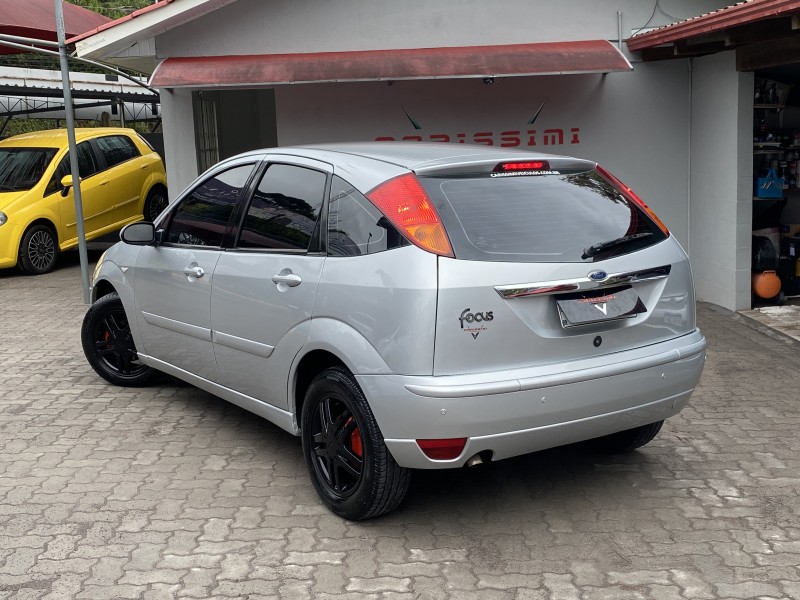 FOCUS 1.6 GLX 8V FLEX 4P MANUAL - 2008 - CARLOS BARBOSA