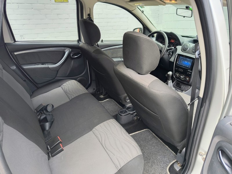 DUSTER OROCH 1.6 16V FLEX EXPRESS 4P MANUAL - 2015 - CAXIAS DO SUL