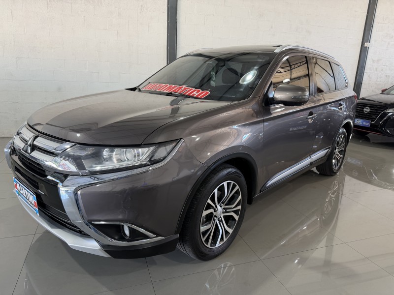 OUTLANDER 2.0 COMFORT 16V GASOLINA 4P AUTOMÁTICO - 2018 - CAXIAS DO SUL