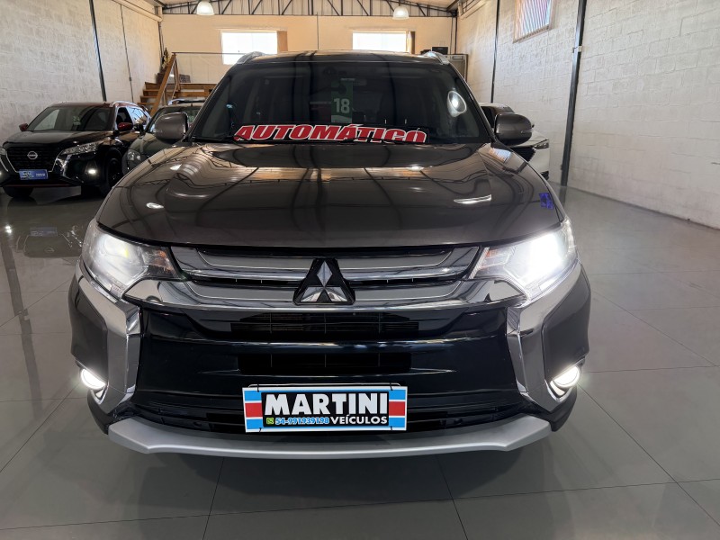 OUTLANDER 2.0 COMFORT 16V GASOLINA 4P AUTOMÁTICO - 2018 - CAXIAS DO SUL