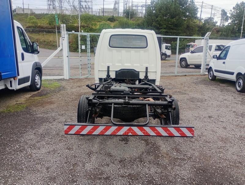 HR 2.5 TCI HD BAU 4X2 8V 97CV TURBO INTERCOOLER DIESEL 2P MANUAL - 2010 - FARROUPILHA