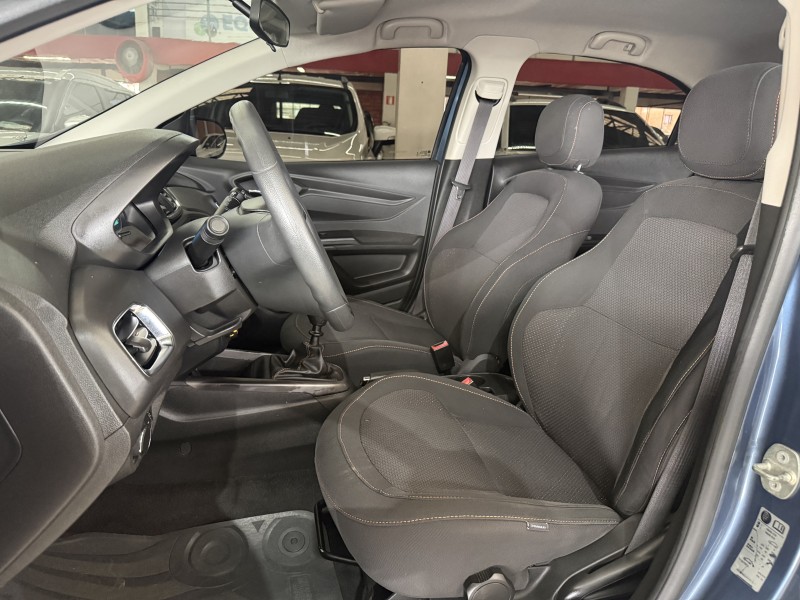 ONIX 1.4 MPFI LT 8V FLEX 4P MANUAL - 2015 - FARROUPILHA