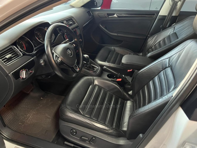 JETTA 2.0 TSI HIGHLINE 211CV GASOLINA 4P DSG - 2016 - CAXIAS DO SUL