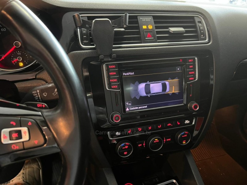 JETTA 2.0 TSI HIGHLINE 211CV GASOLINA 4P DSG - 2016 - CAXIAS DO SUL