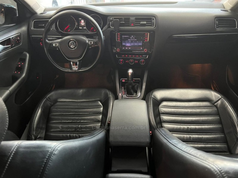 JETTA 2.0 TSI HIGHLINE 211CV GASOLINA 4P DSG - 2016 - CAXIAS DO SUL